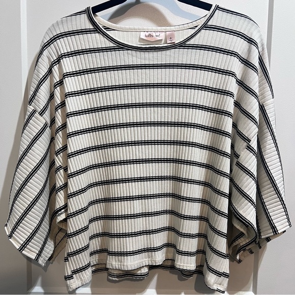 Willow Root Small Crop Shirt Statement Sleeves, Split Sleeve - Black Stripes - Picture 8 of 12
